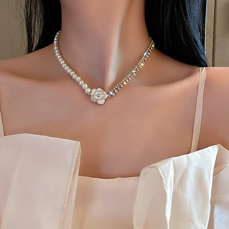 FYUAN Elegant White Flower Crystal Choker Necklaces for Women Pearl Chain Rhinestone Necklaces Weddings Jewelry
