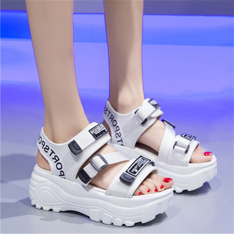 Platform Women Sandals 2022 Summer Leather Buckle Thick Bottom Letter Ladies Beach Sandal Chunky Female Shoes White Black Green