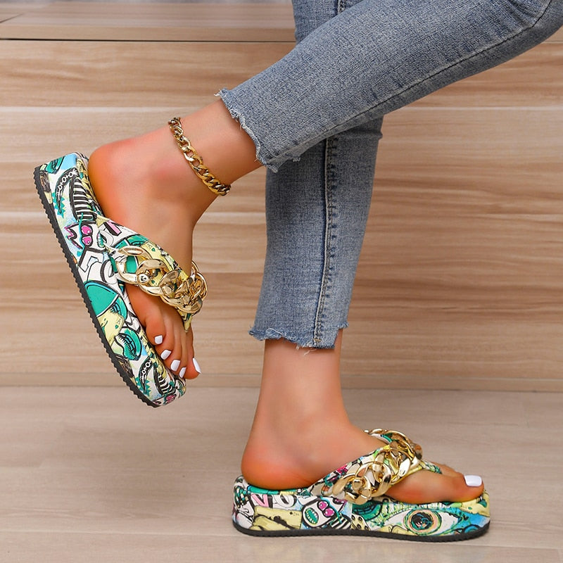 Women&#39;s Platform Flip-flops Slippers Summer New Graffiti Metal Chain Decoration Wedge Slippers for Women Beach Shoes Plus Size