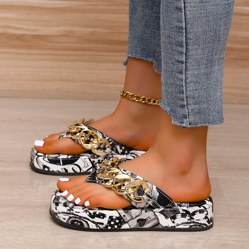 Women&#39;s Platform Flip-flops Slippers Summer New Graffiti Metal Chain Decoration Wedge Slippers for Women Beach Shoes Plus Size