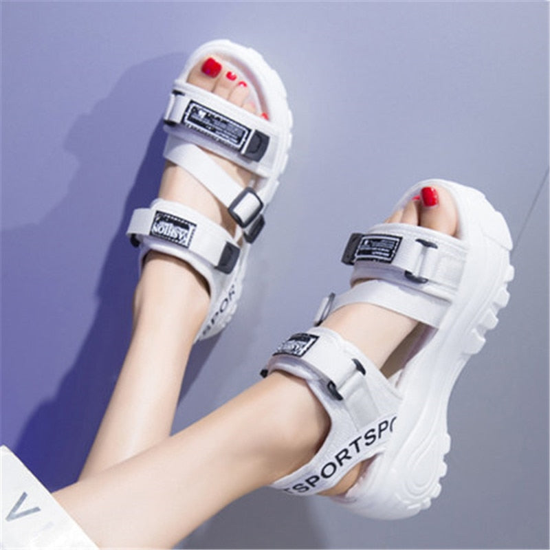 Platform Women Sandals 2022 Summer Leather Buckle Thick Bottom Letter Ladies Beach Sandal Chunky Female Shoes White Black Green