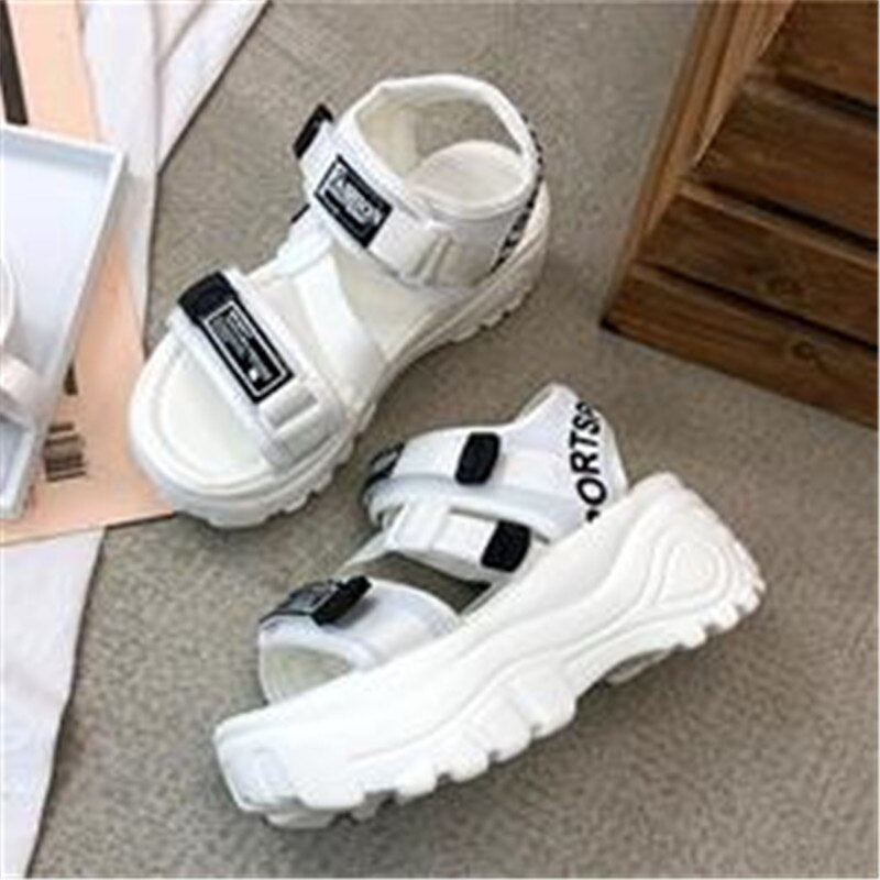 Platform Women Sandals 2022 Summer Leather Buckle Thick Bottom Letter Ladies Beach Sandal Chunky Female Shoes White Black Green