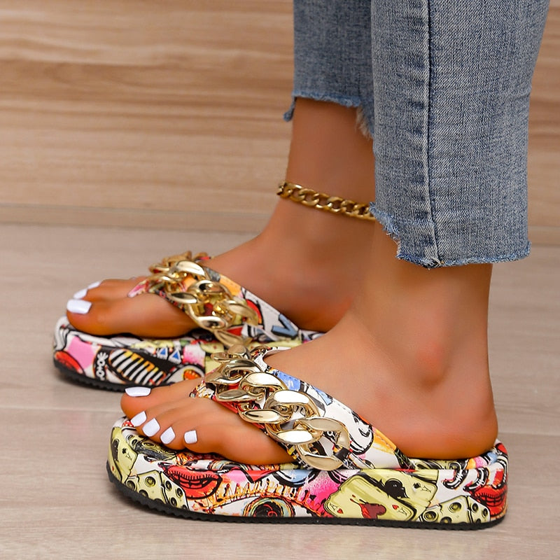 Women&#39;s Platform Flip-flops Slippers Summer New Graffiti Metal Chain Decoration Wedge Slippers for Women Beach Shoes Plus Size